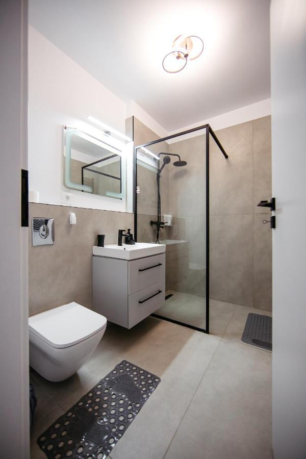 L&V Family Studio Apartment Sinaia Luaran gambar